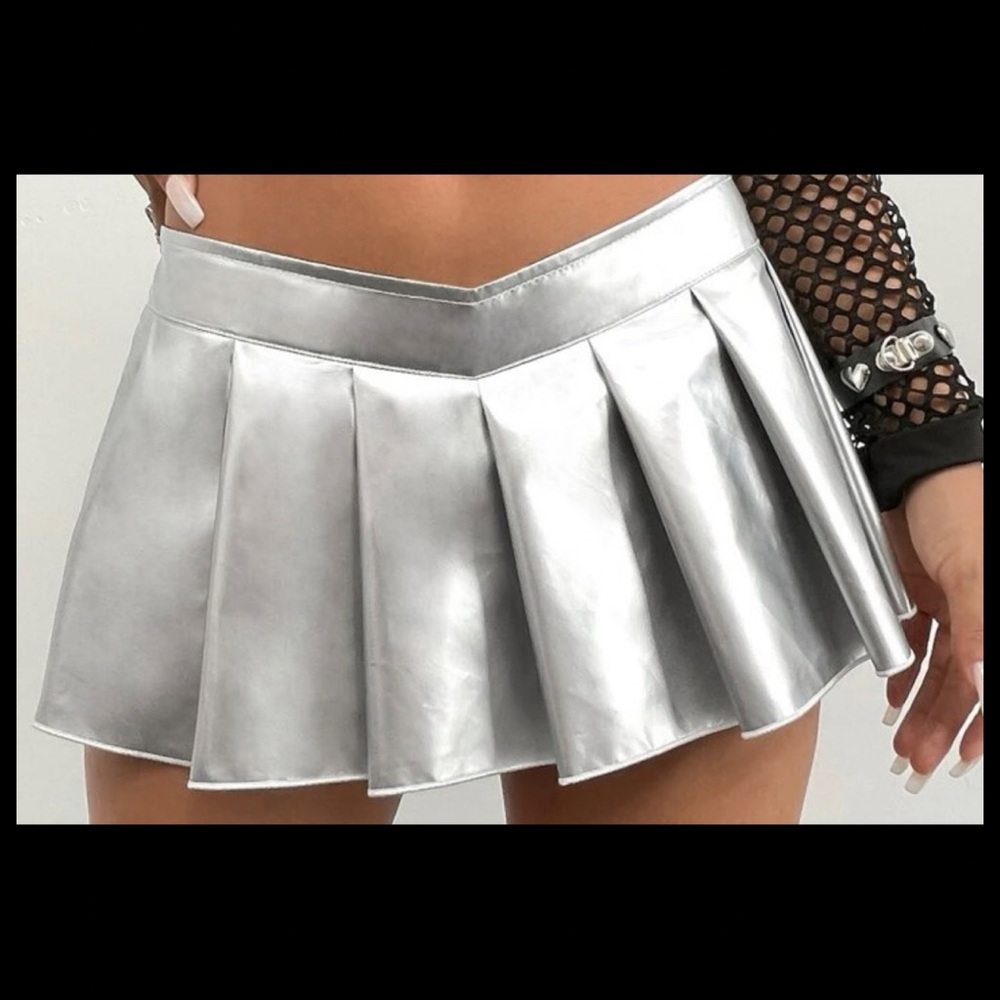 Silver mini skirt